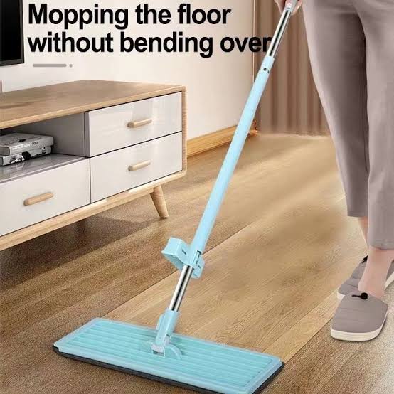 Self squeezing long handle mop