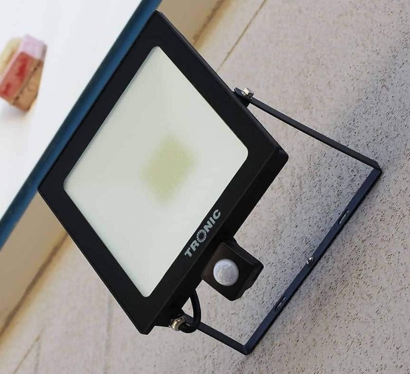 Flood light for 30watts with sensor switch